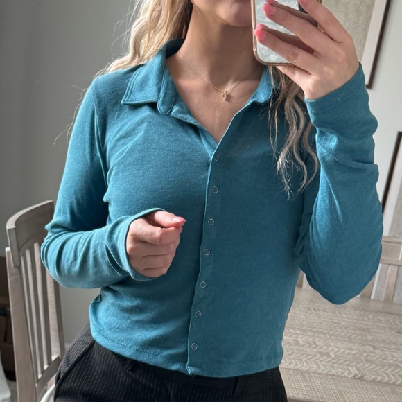 Teal Long Sleeve Button-Up Top - Picture 8 of 13